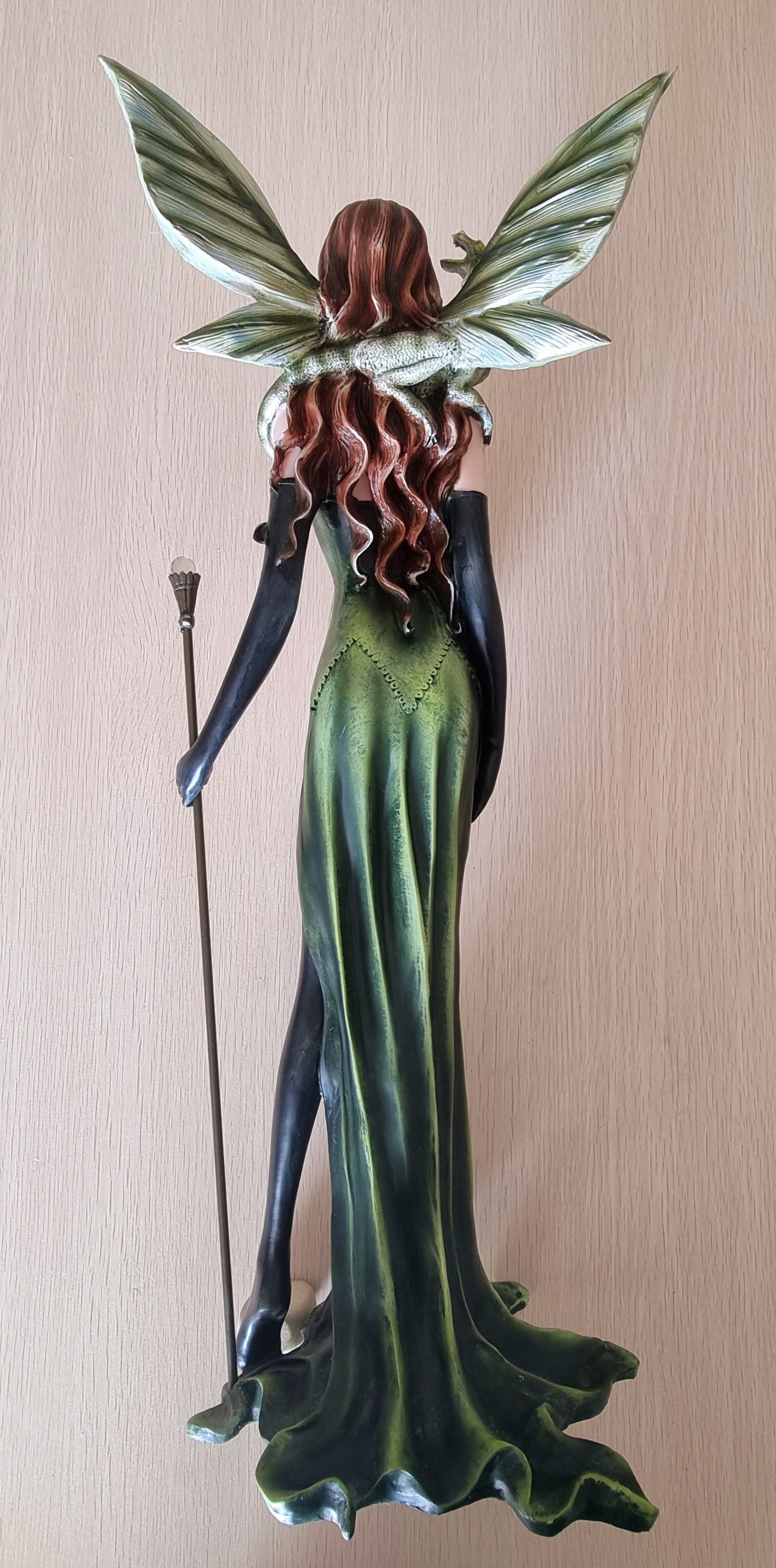 STREGA XEENA BIANCA CON DRAGO E SCETTRO