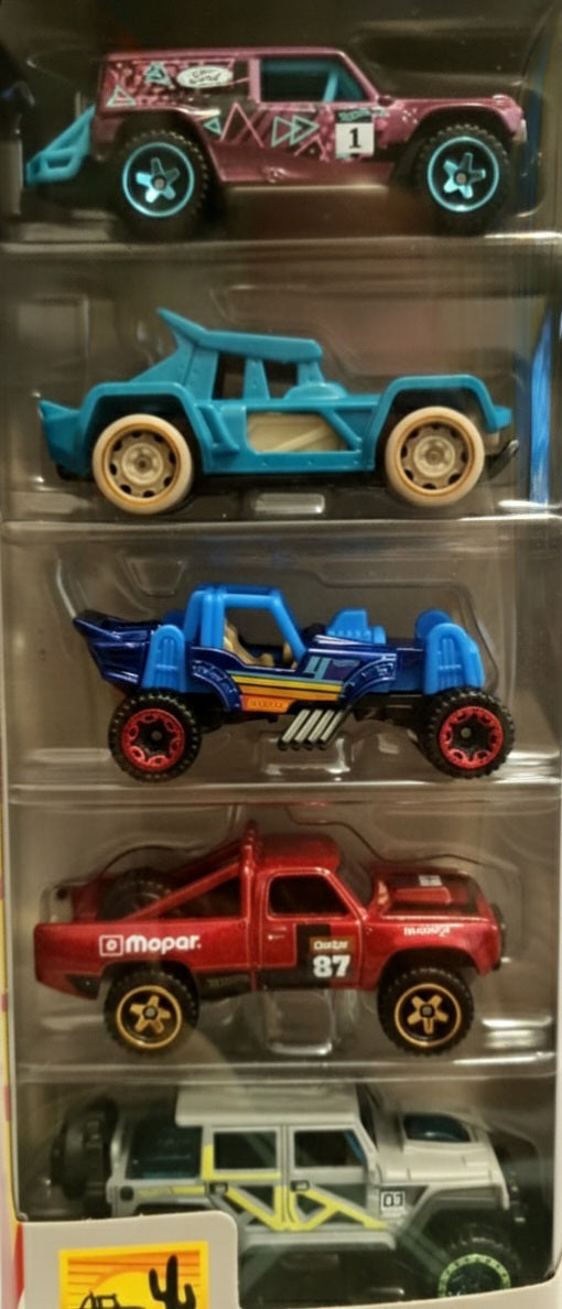 2- HOT WHEELS 5 VEICOLI ASSORTITI (BAJA BLAZERS)