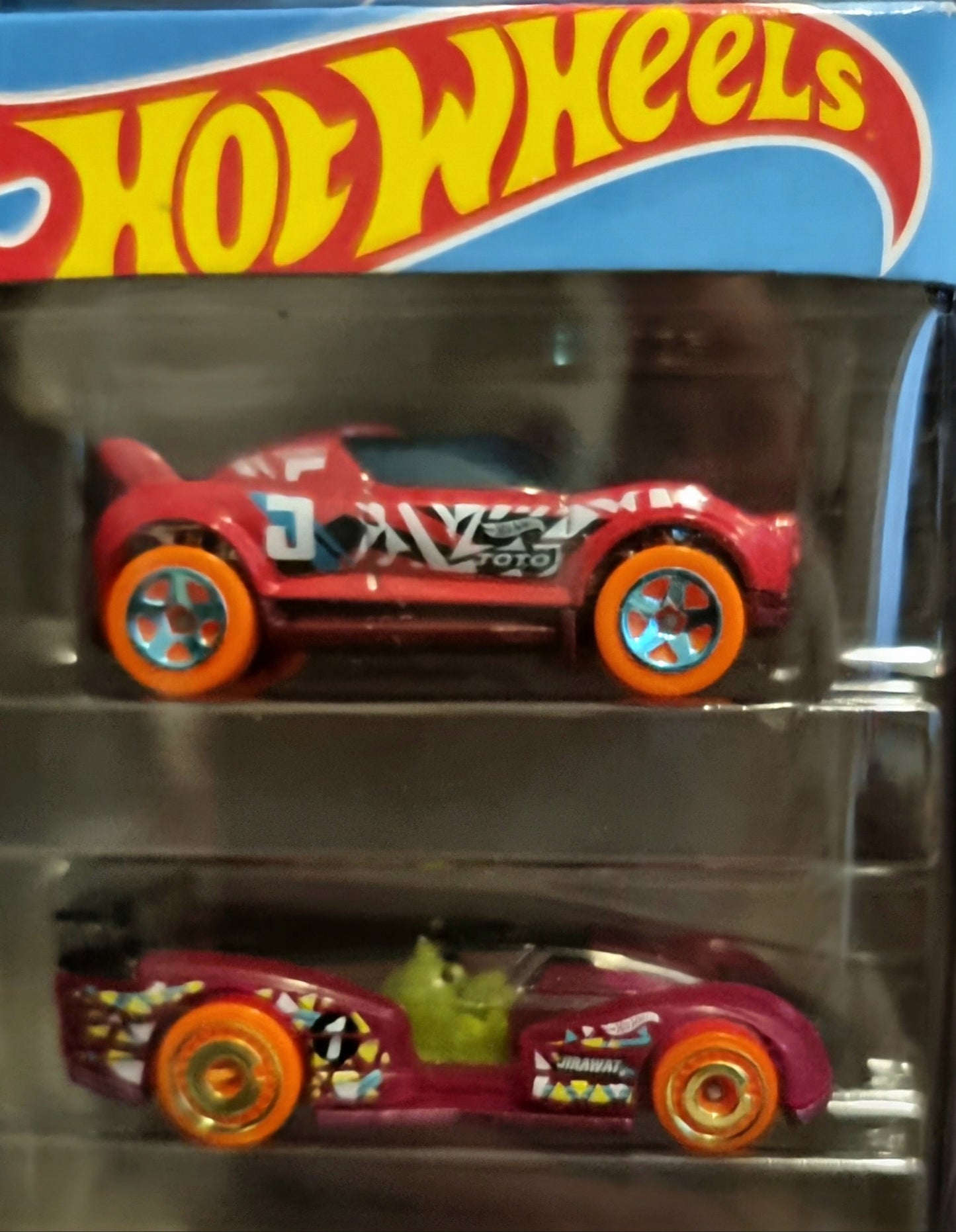 5- HOT WHEELS 5 VEICOLI ASSORTITI (STUNT TRACKS)